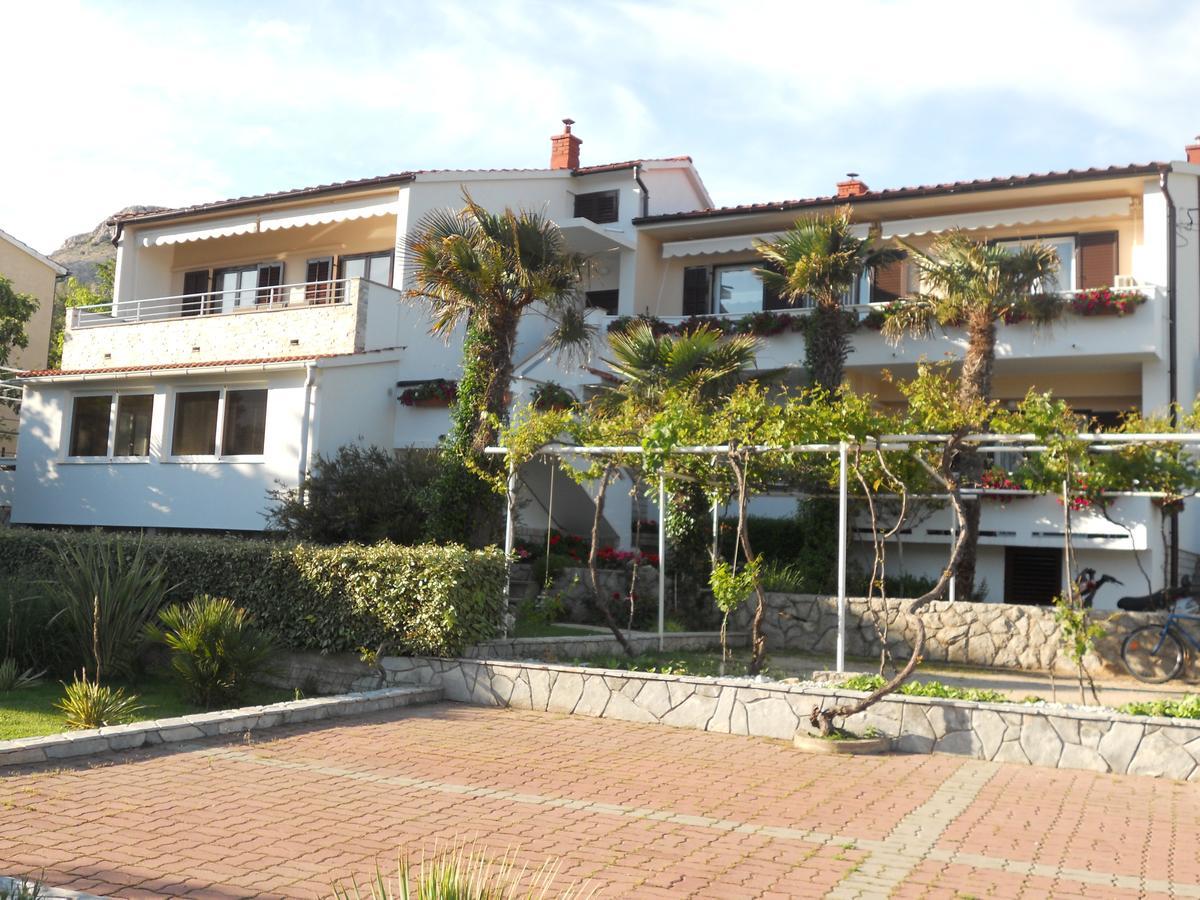 Apartments Mihalic I Baška Esterno foto