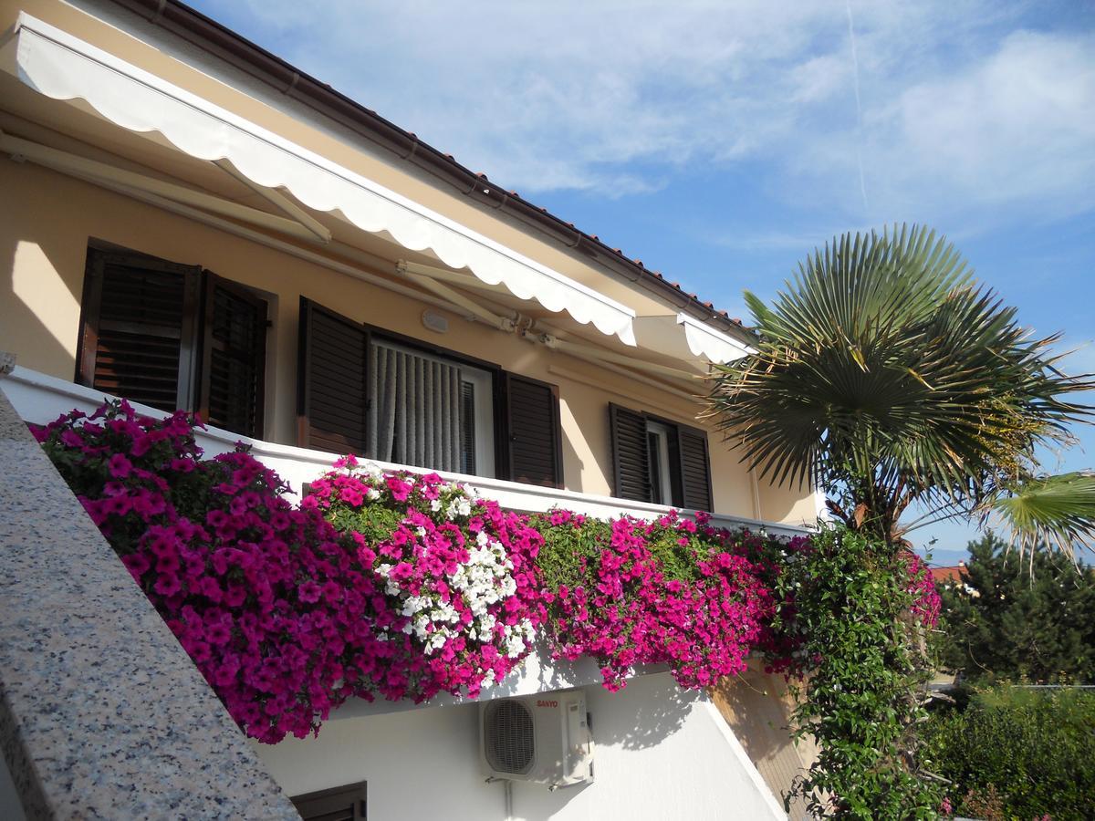 Apartments Mihalic I Baška Esterno foto
