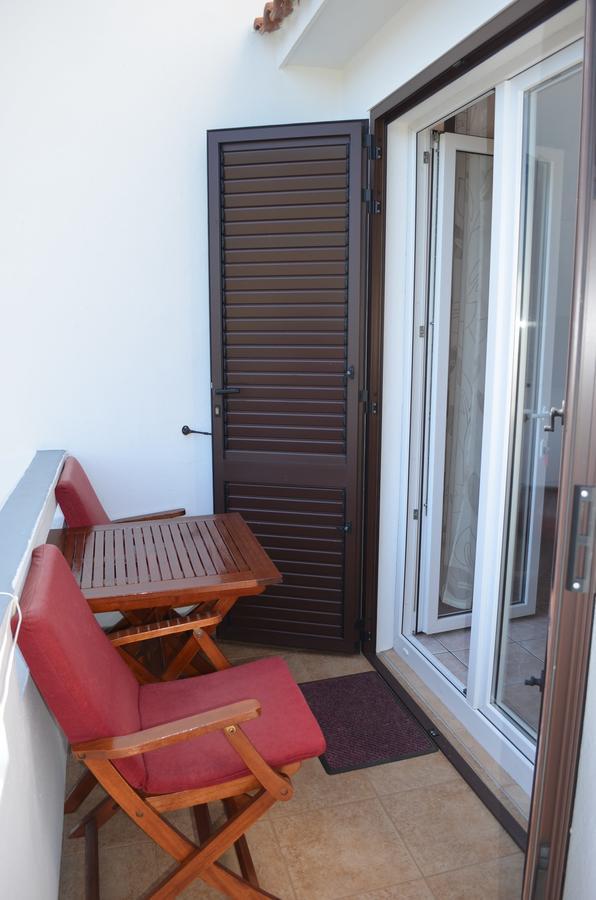 Apartments Mihalic I Baška Esterno foto