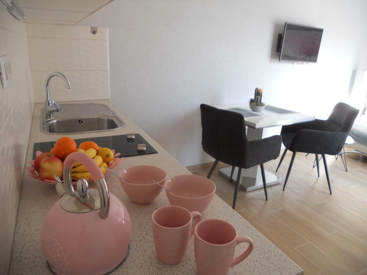 Apartments Mihalic I Baška Esterno foto